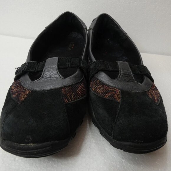 Taos Women's 7 Black Suede Slip On Loafers Arch Support Floral Detail - Picture 7 of 9